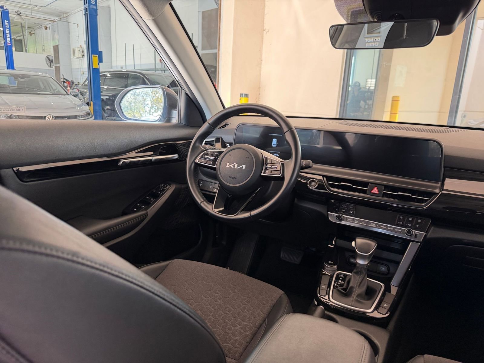 Thumbnail: 2025 Kia Seltos - 29