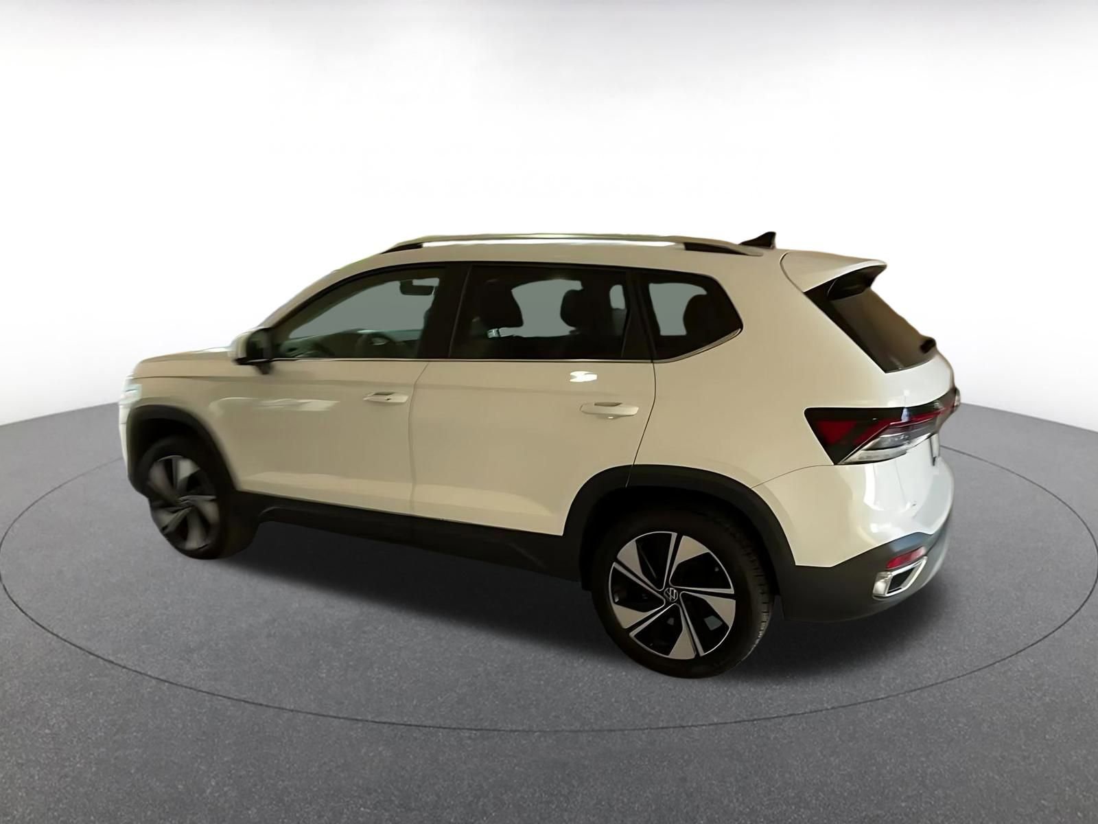 Thumbnail: 2025 Volkswagen Taos - 10