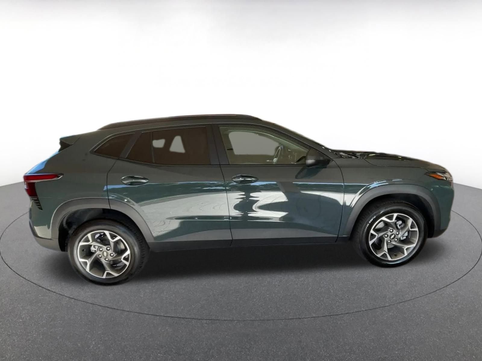 Thumbnail: 2025 Chevrolet Trax - 16