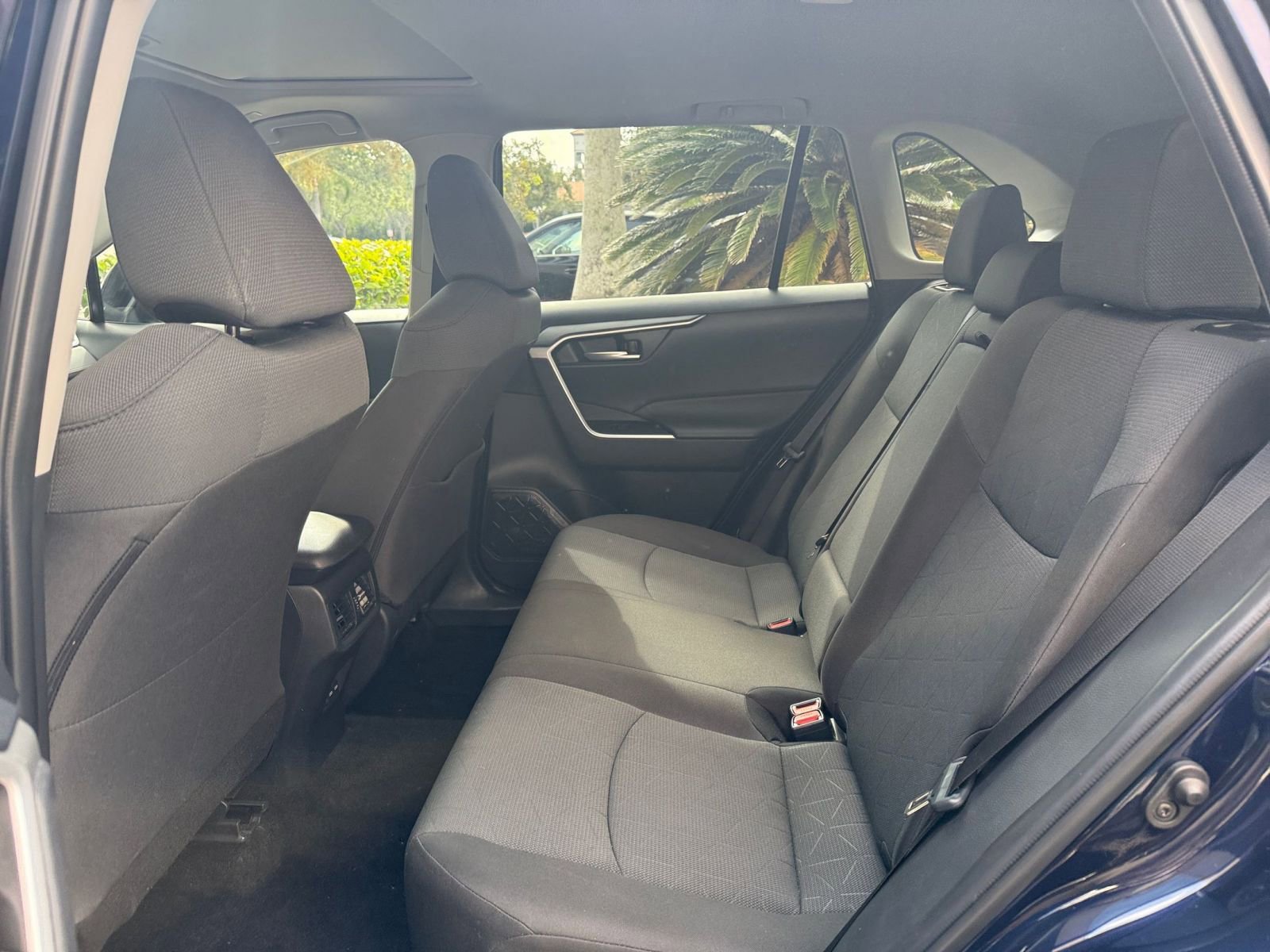 Thumbnail: 2025 Toyota RAV4 - 31