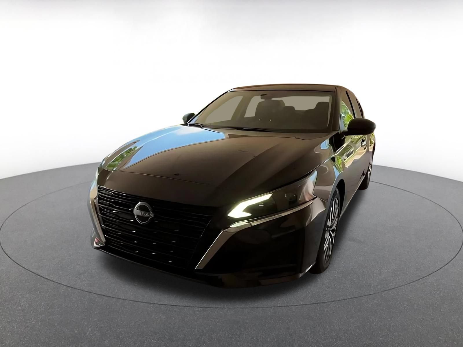 Thumbnail: 2025 Nissan Altima - 4