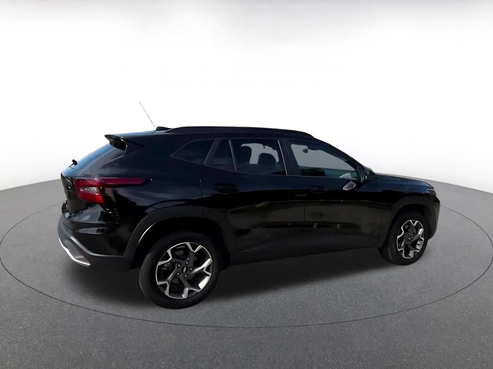 Thumbnail: 2025 Chevrolet Trax - 15