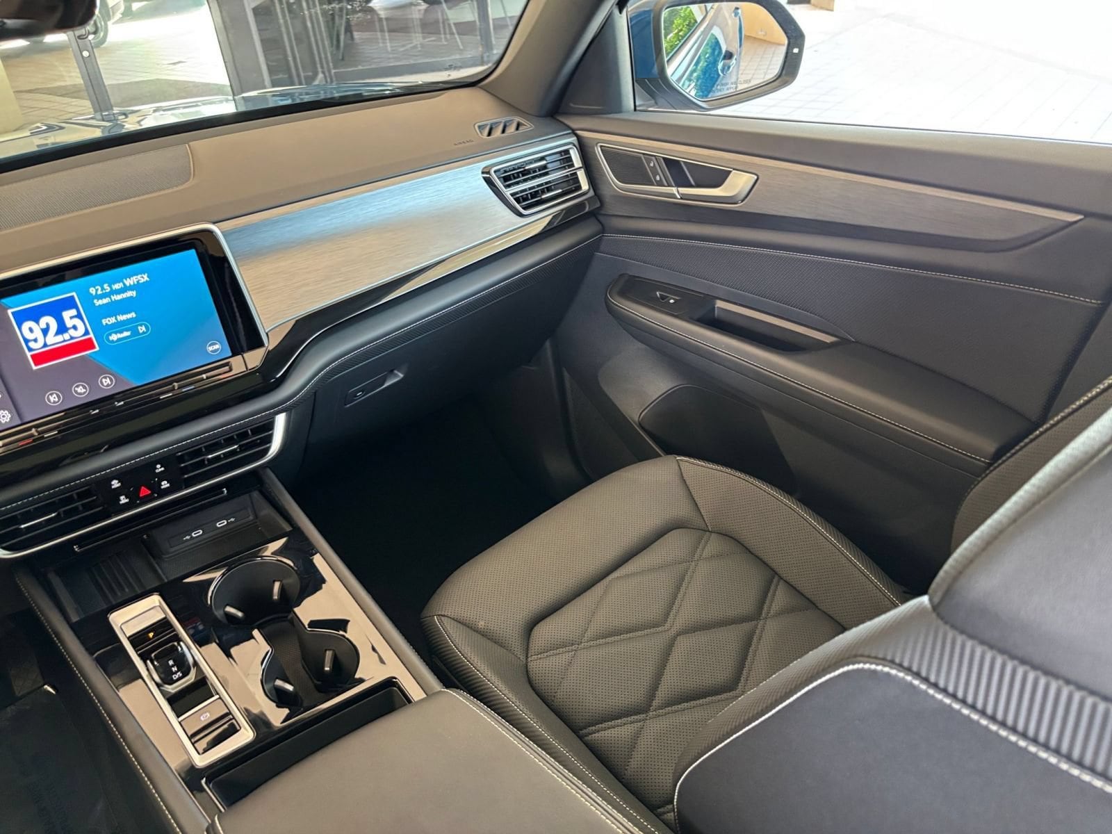 Thumbnail: 2026 Volkswagen Atlas - 32