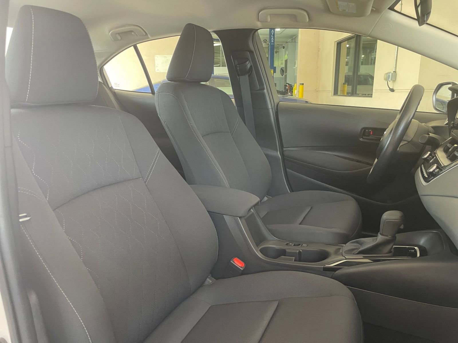 Thumbnail: 2025 Toyota Corolla - 32