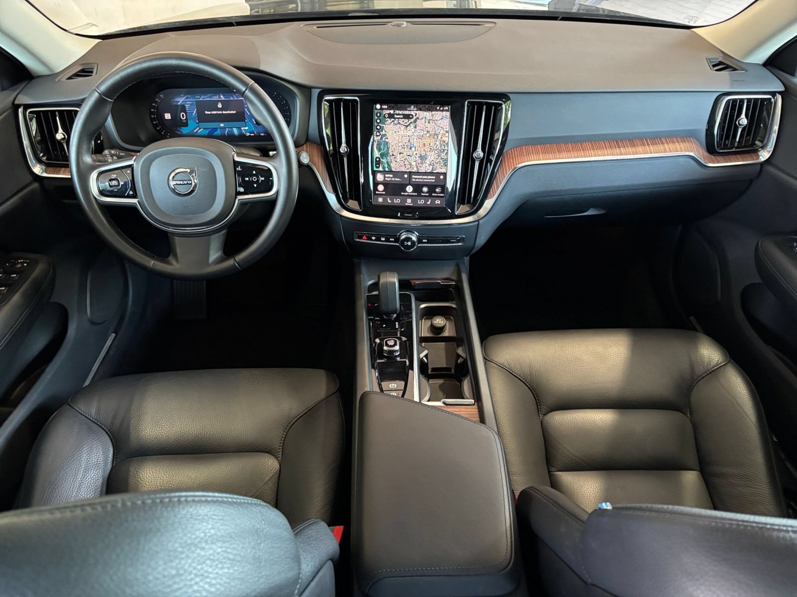 Thumbnail: 2025 Volvo S60 - 29