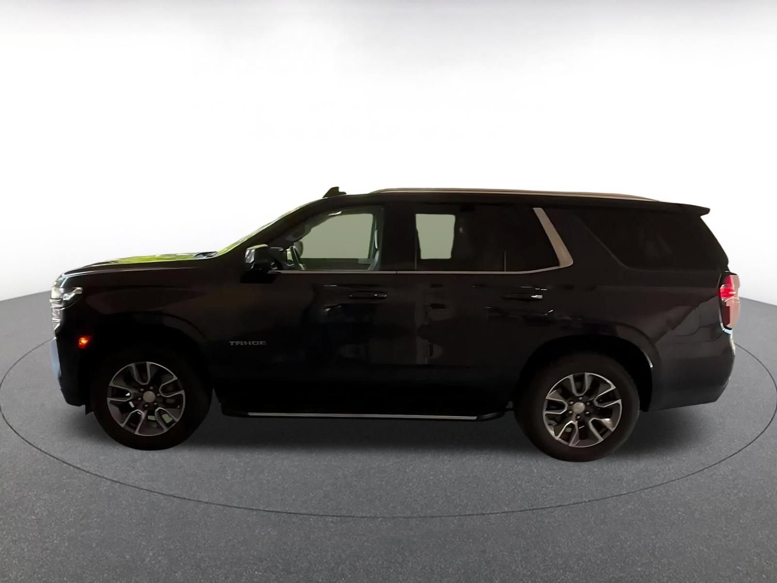 Thumbnail: 2024 Chevrolet Tahoe - 9
