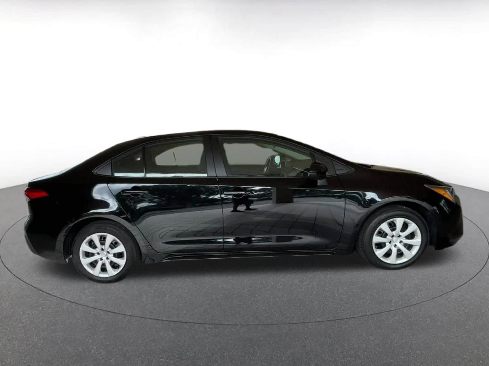 Thumbnail: 2025 Toyota Corolla - 16