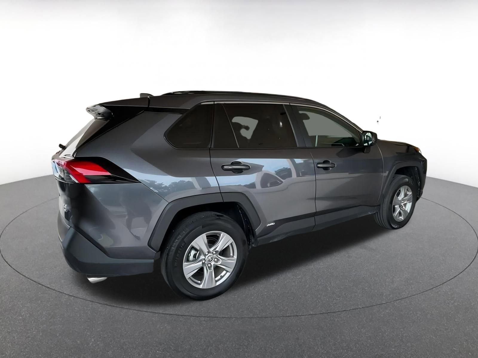 Thumbnail: 2025 Toyota RAV4 - 21