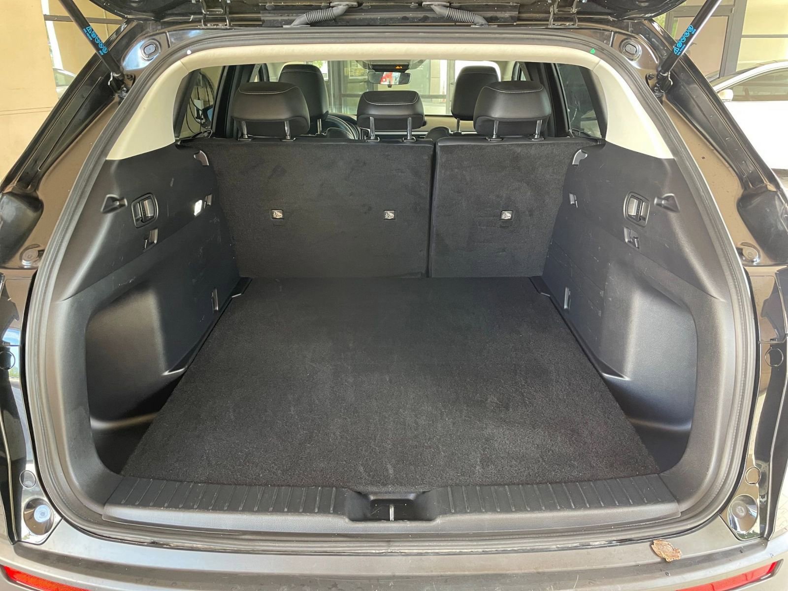 Thumbnail: 2025 Mazda CX-50 - 30