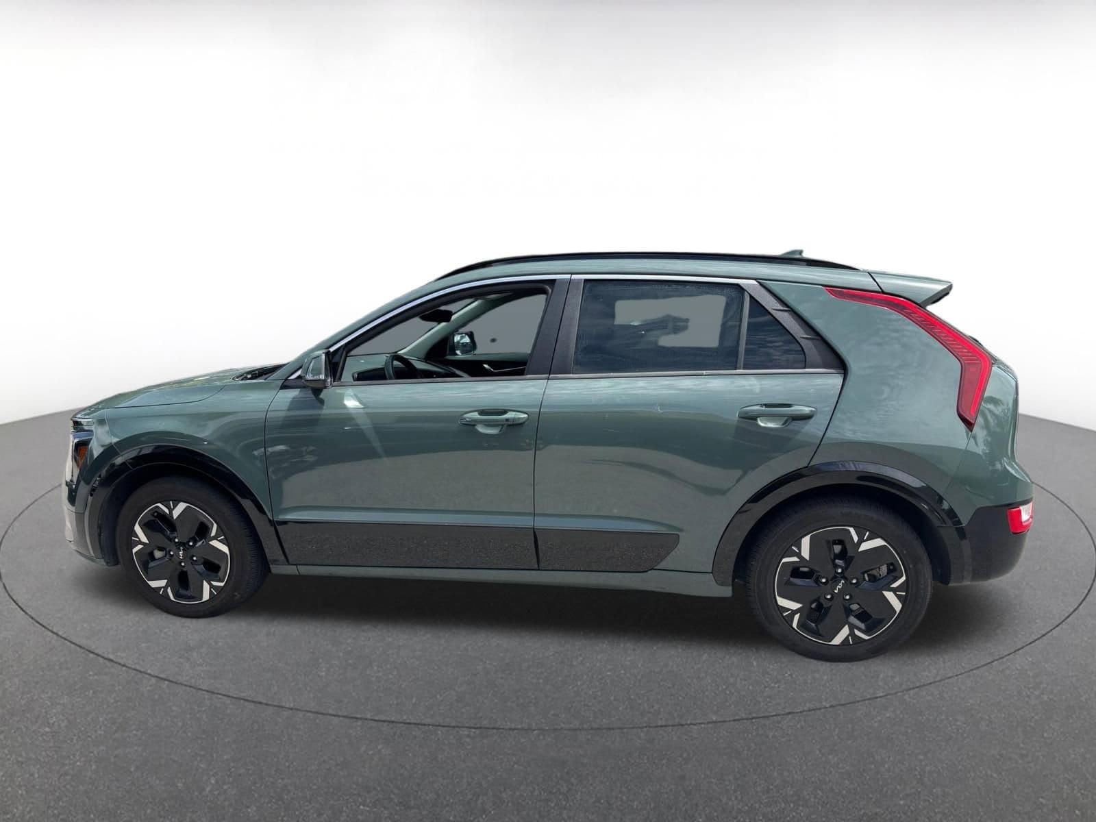 Thumbnail: 2024 Kia Niro - 4