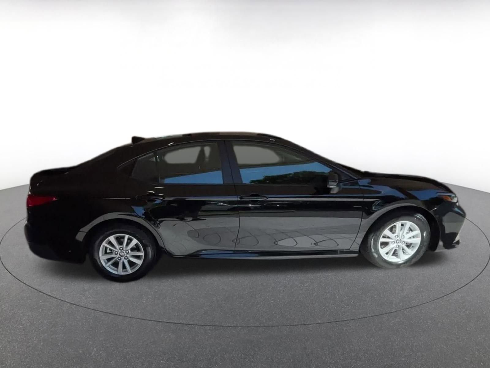 Thumbnail: 2025 Toyota Camry - 14