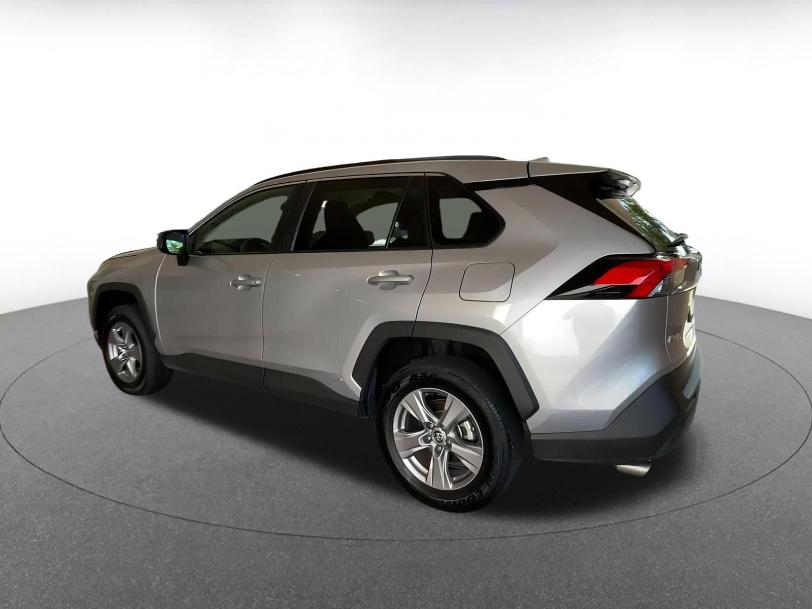 Thumbnail: 2025 Toyota RAV4 - 10