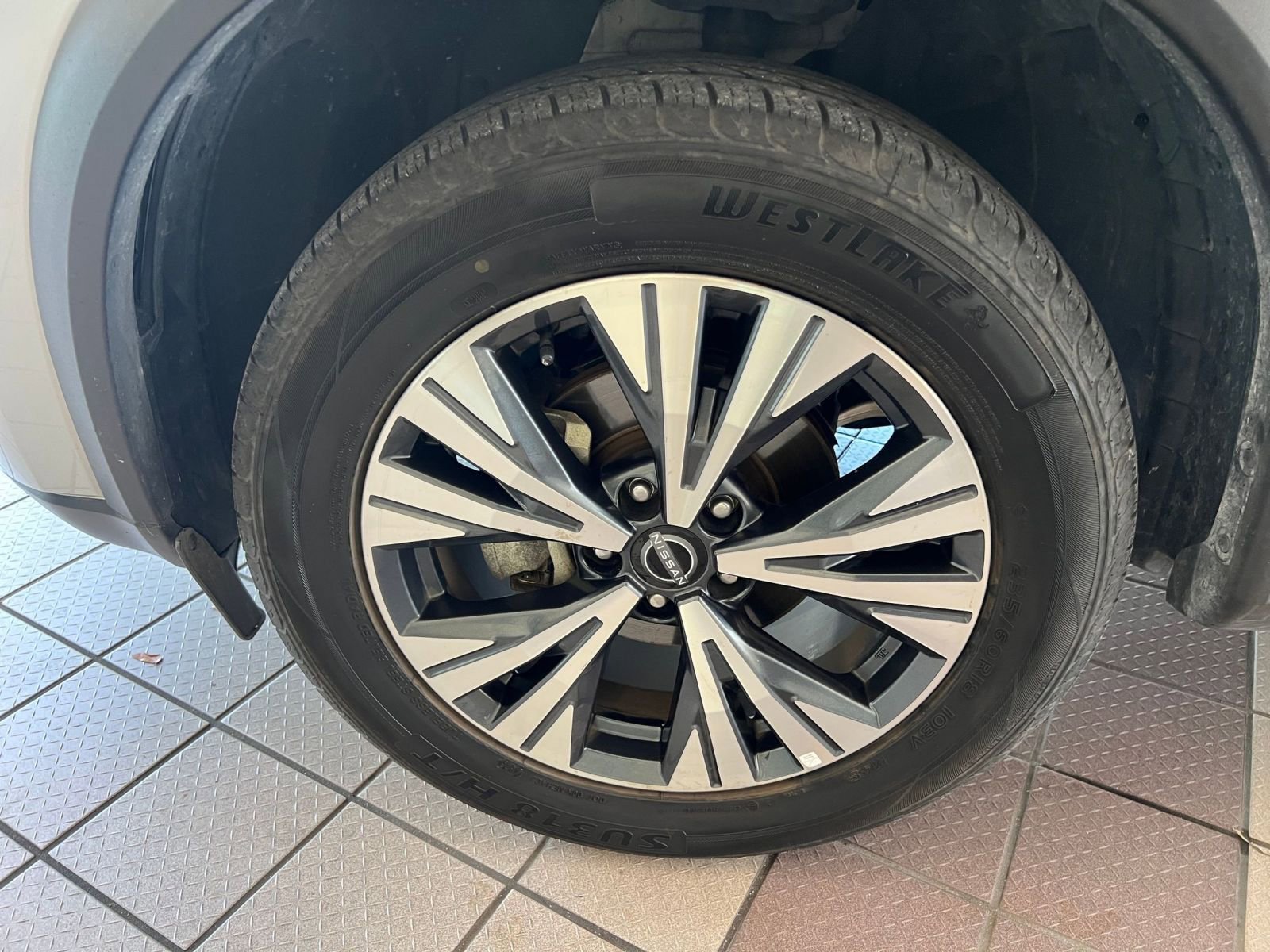 2023 Nissan Rogue SV 19