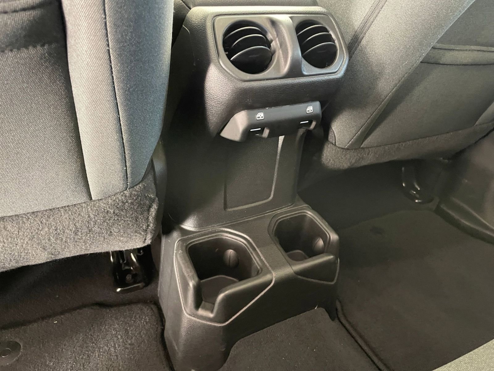 Thumbnail: 2025 Jeep Wrangler - 23