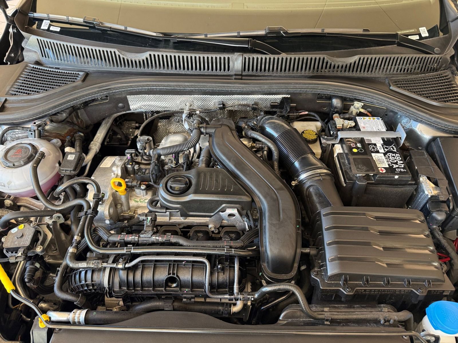 Thumbnail: 2025 Volkswagen Jetta - 25