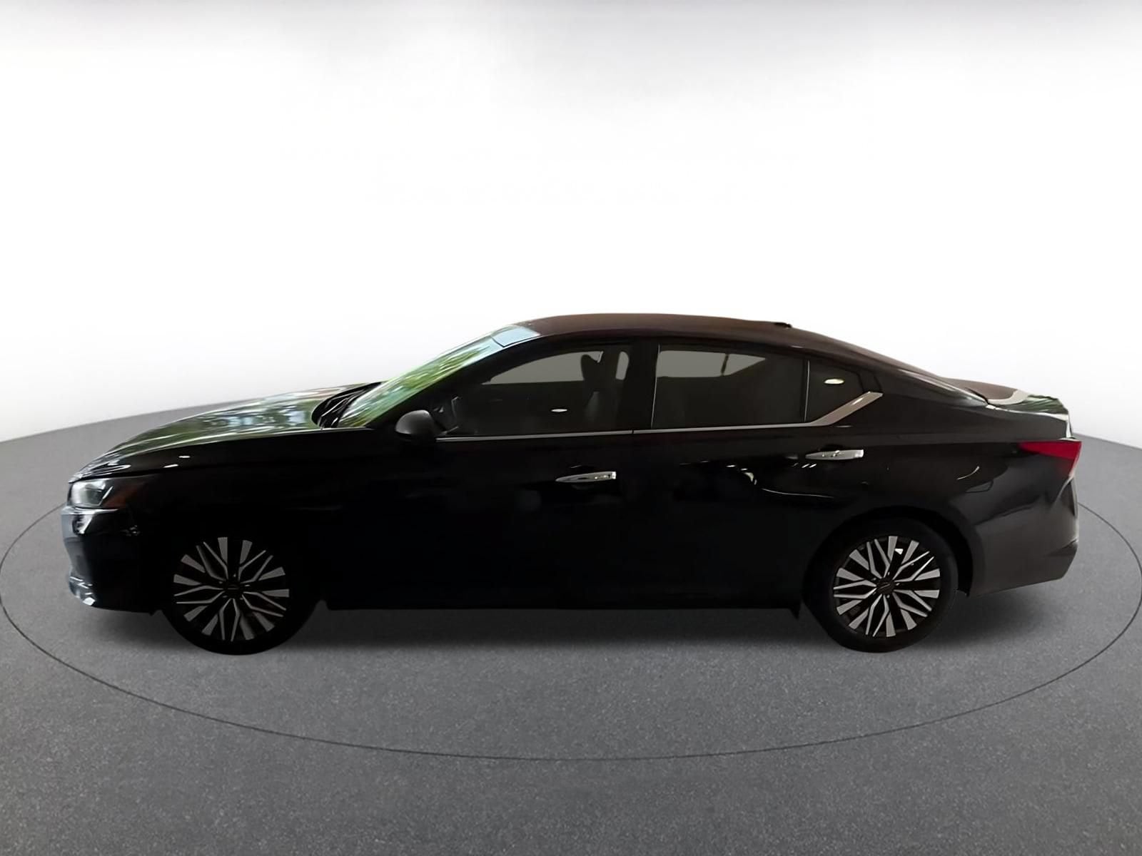 Thumbnail: 2025 Nissan Altima - 8