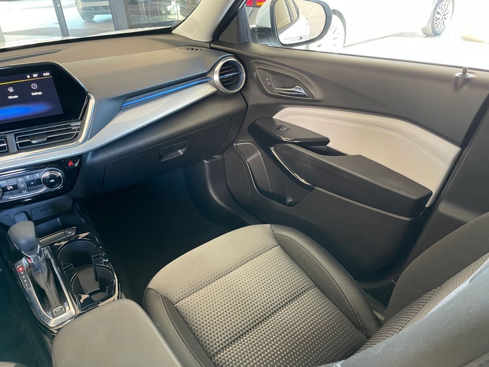 Thumbnail: 2025 Chevrolet Trax - 34