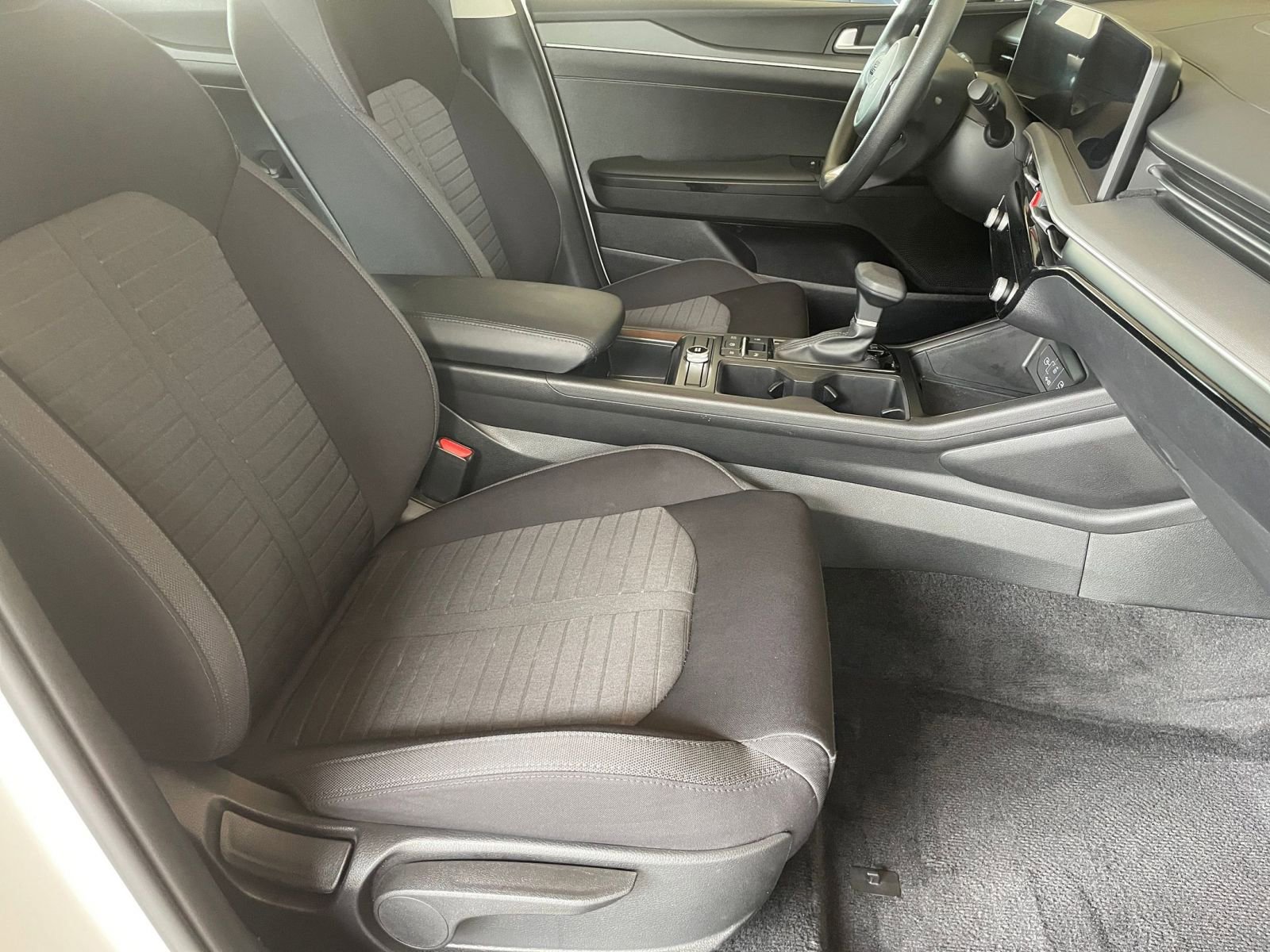 Thumbnail: 2025 Kia K5 - 35