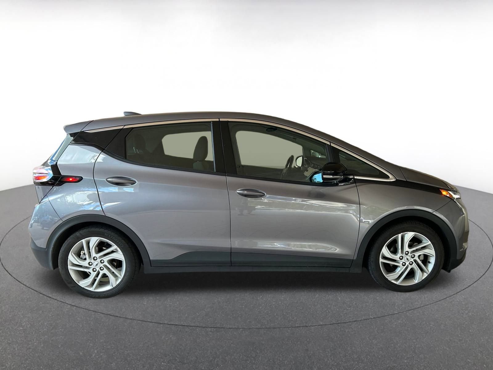 Thumbnail: 2023 Chevrolet Bolt EV - 8