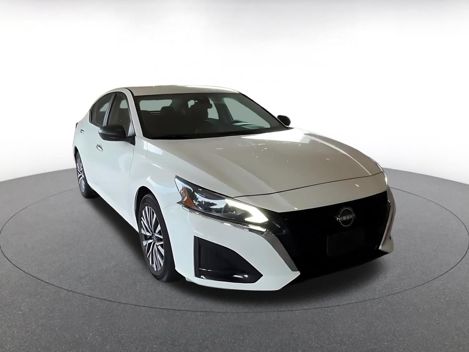 Thumbnail: 2025 Nissan Altima - 3