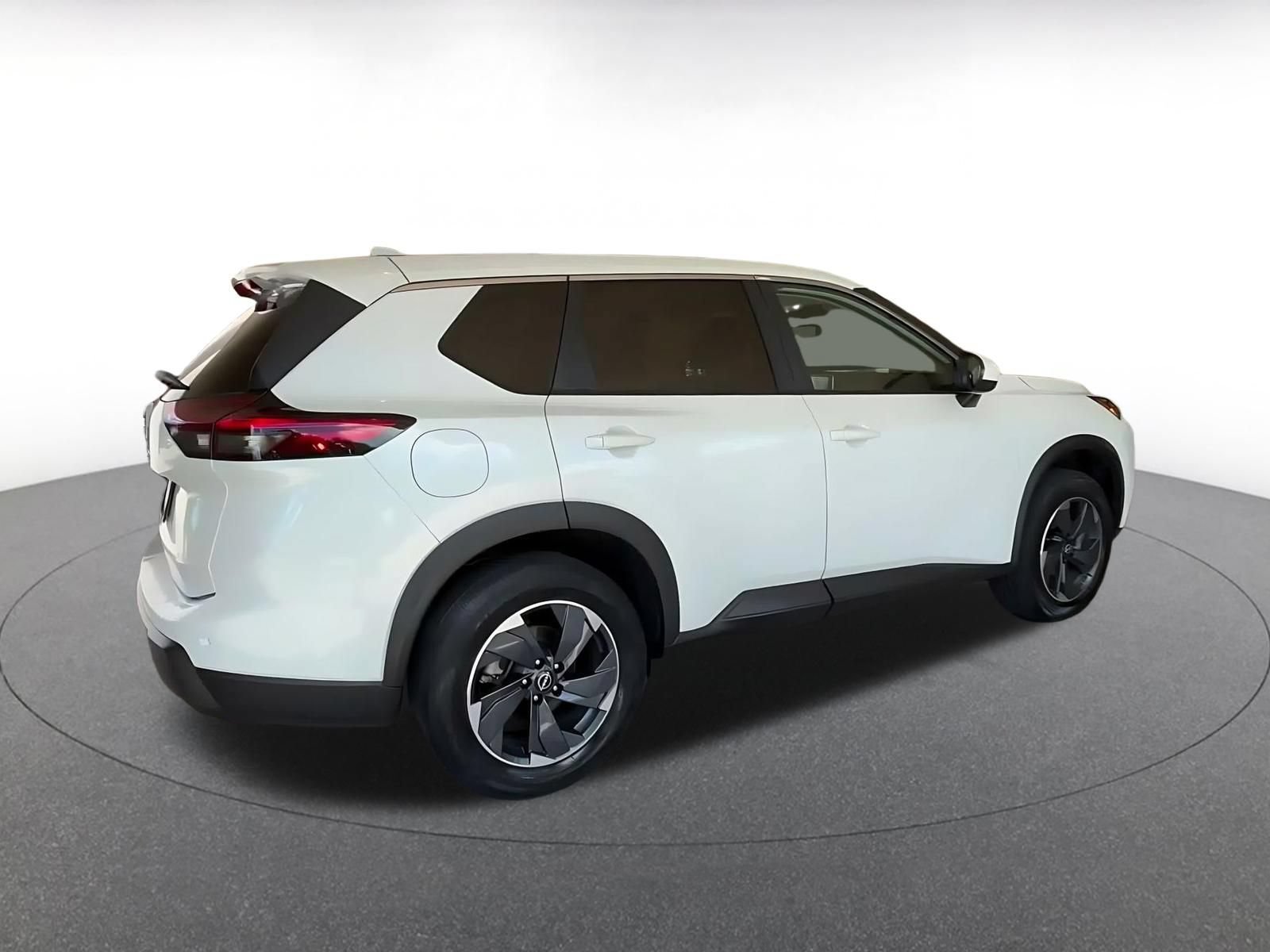 2025 Nissan Rogue SV - Photo 14