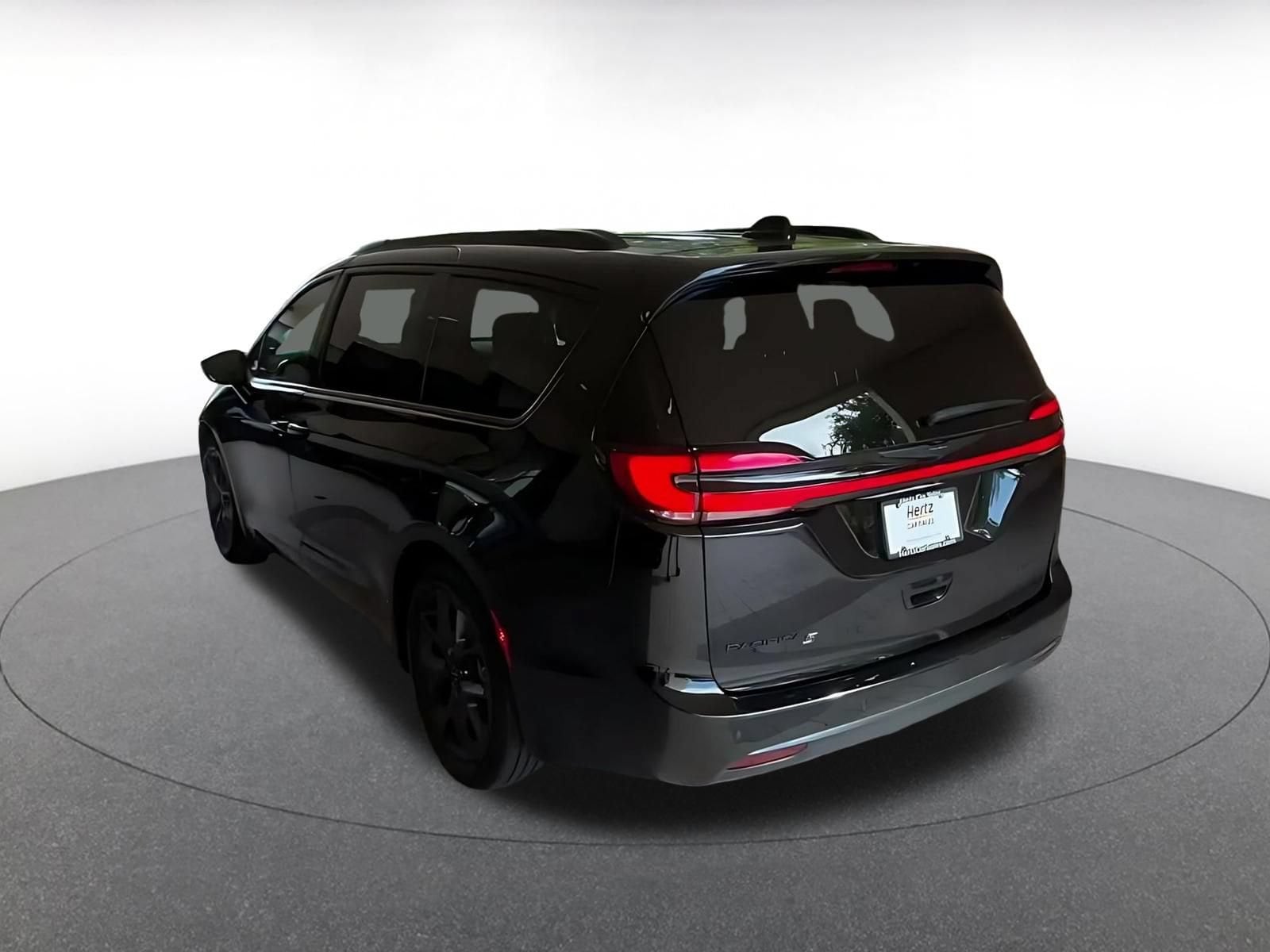 Thumbnail: 2025 Chrysler Pacifica - 13