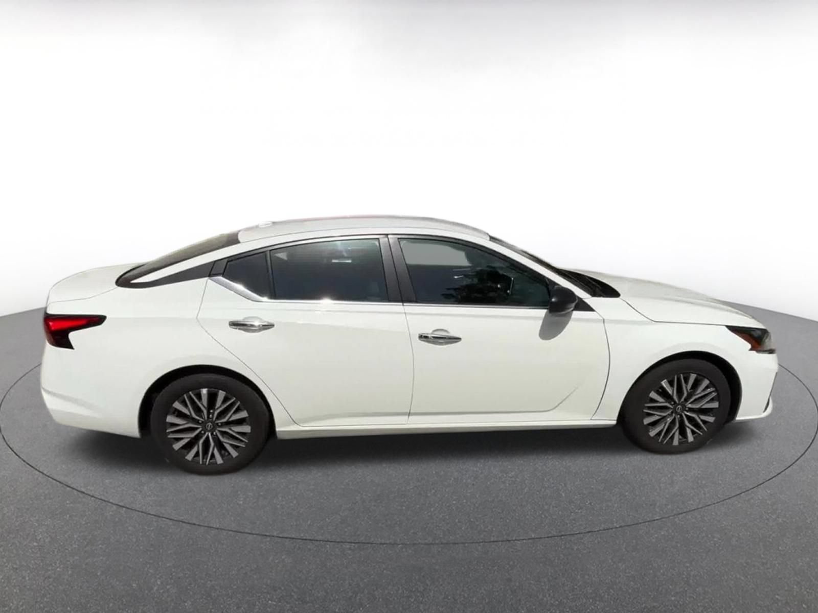 Thumbnail: 2025 Nissan Altima - 16