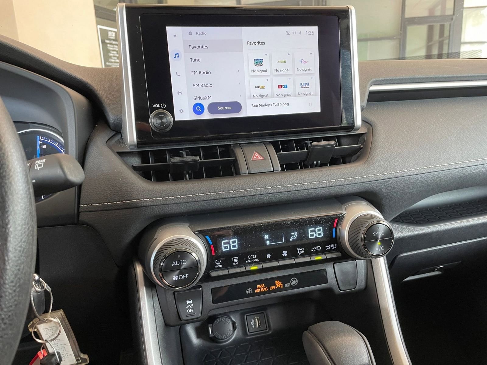 Thumbnail: 2025 Toyota RAV4 - 30