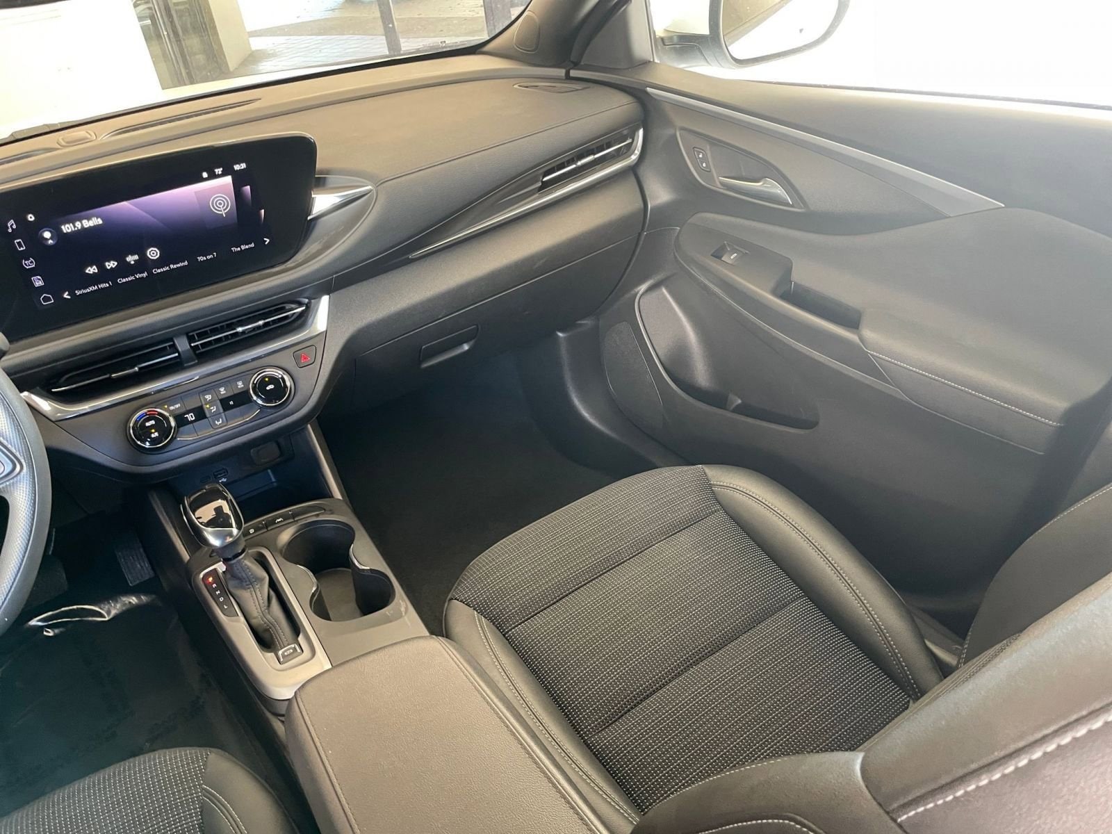 Thumbnail: 2025 Buick Envista - 33