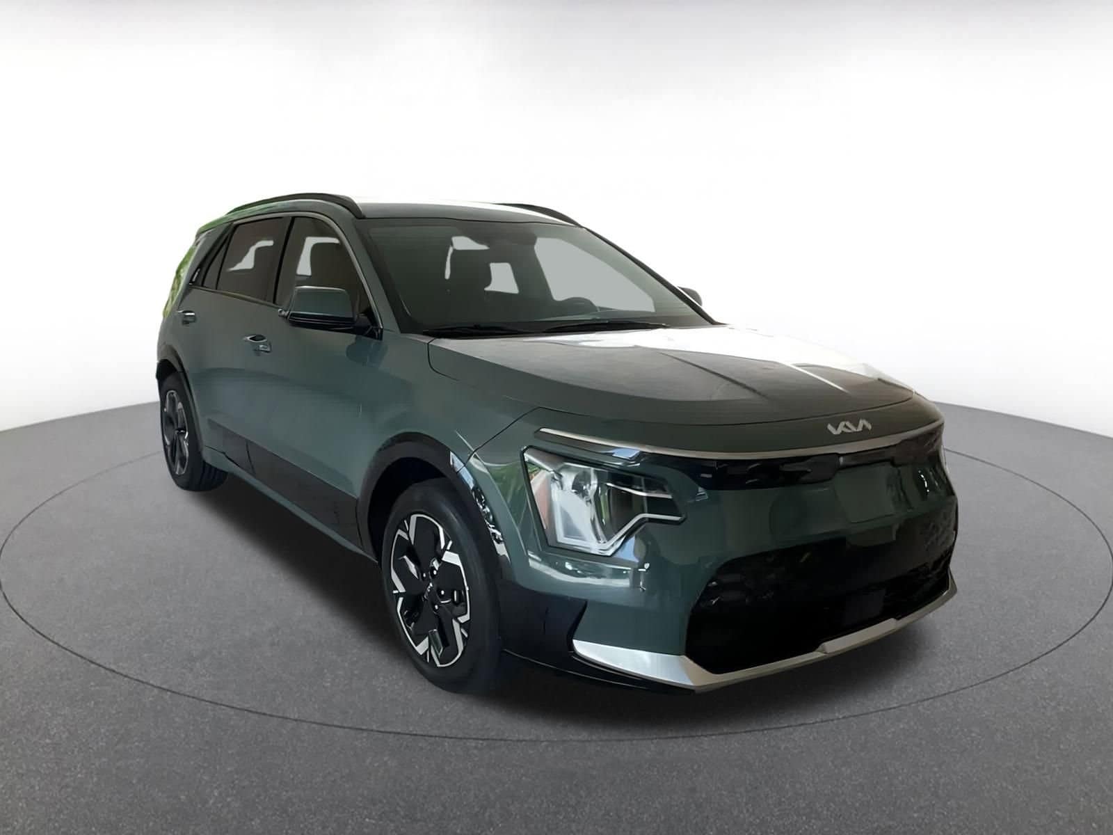 Thumbnail: 2023 Kia Niro - 3