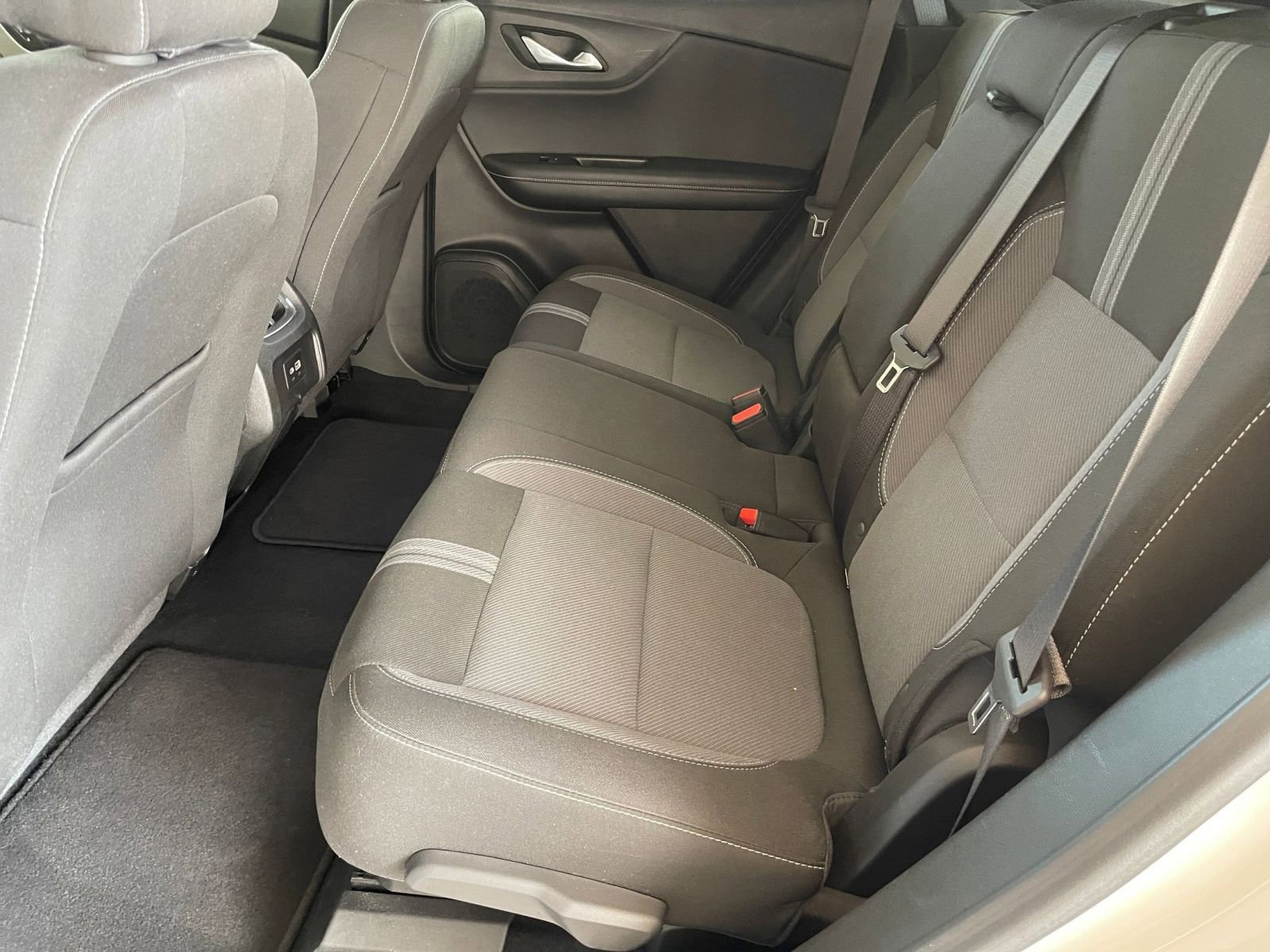 Thumbnail: 2025 Chevrolet Blazer - 25