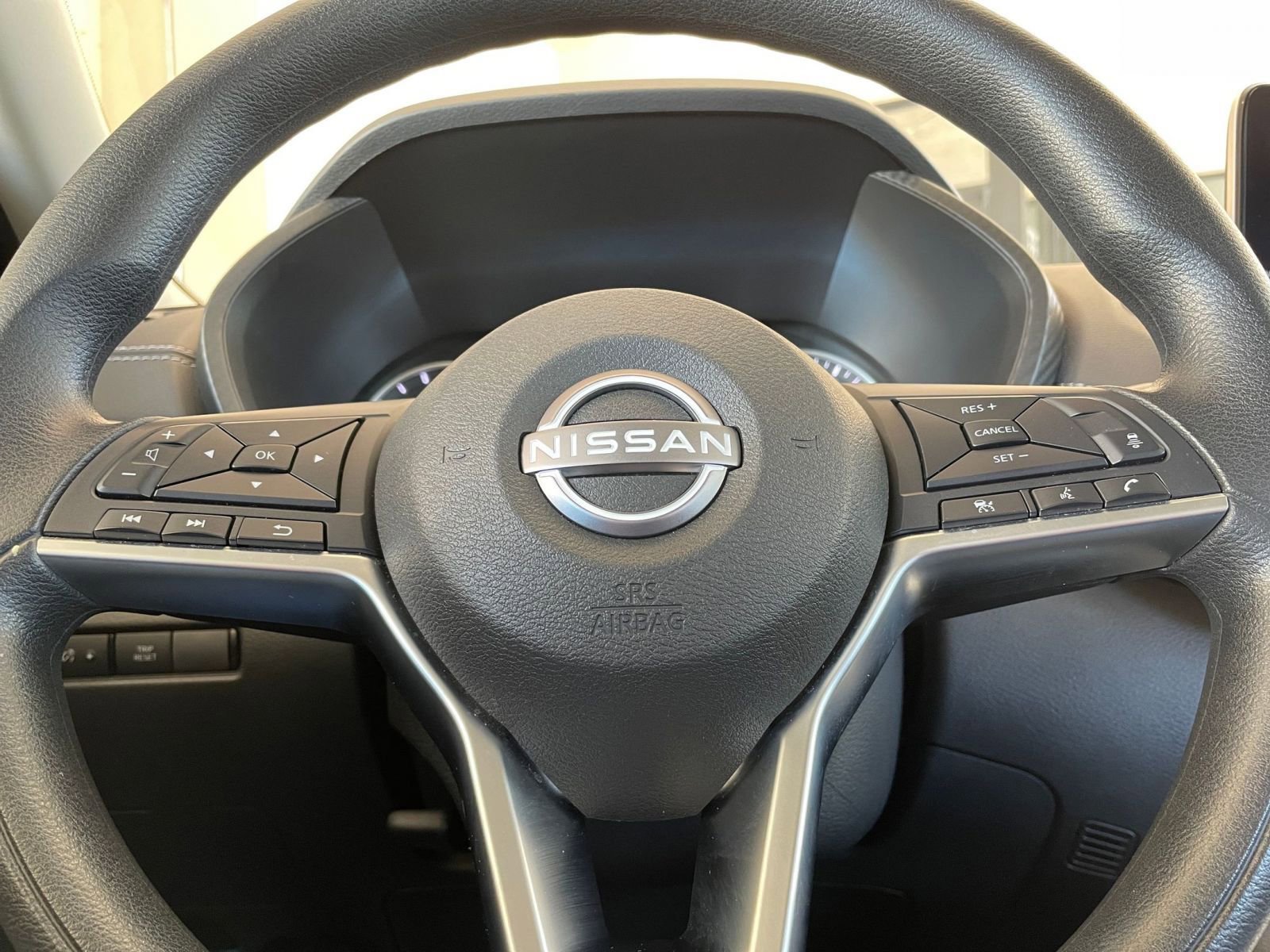 Thumbnail: 2025 Nissan Sentra - 25