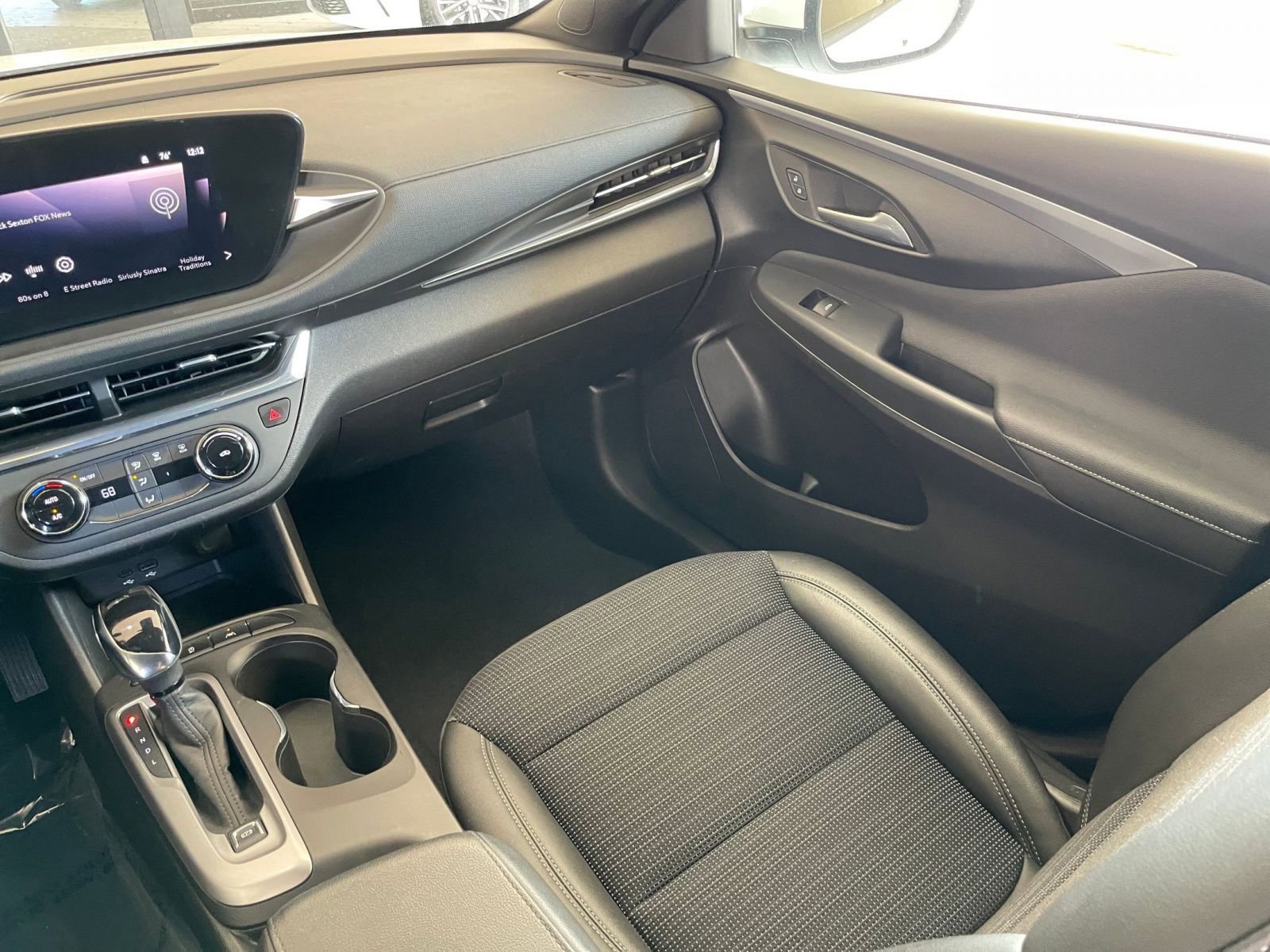 Thumbnail: 2025 Buick Envista - 33