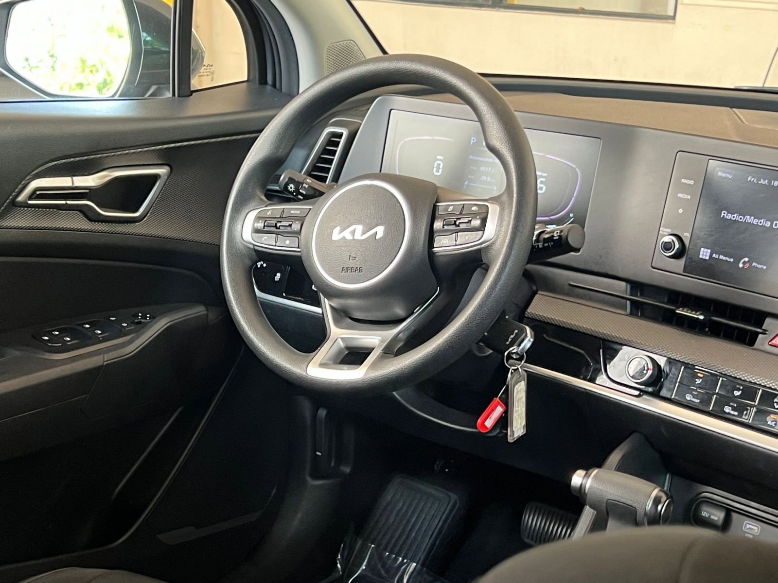 Thumbnail: 2023 Kia Sportage - 28