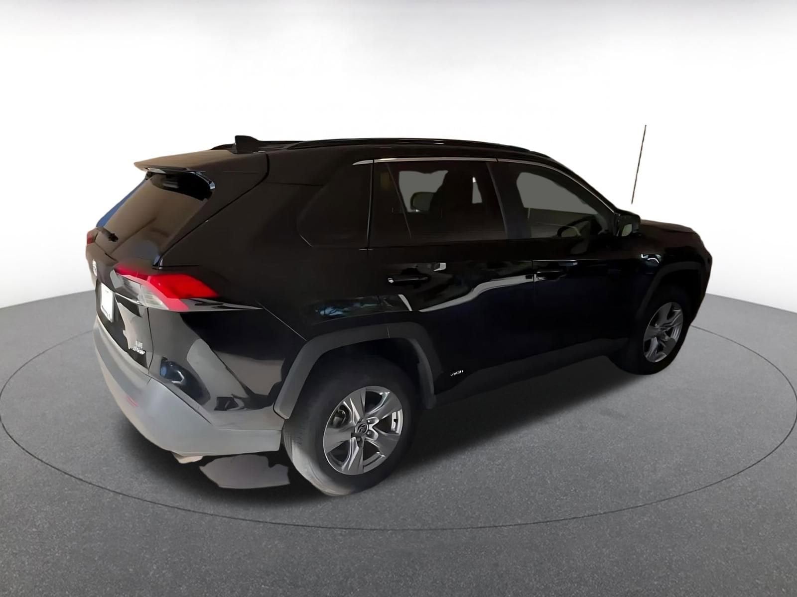 Thumbnail: 2025 Toyota RAV4 - 14