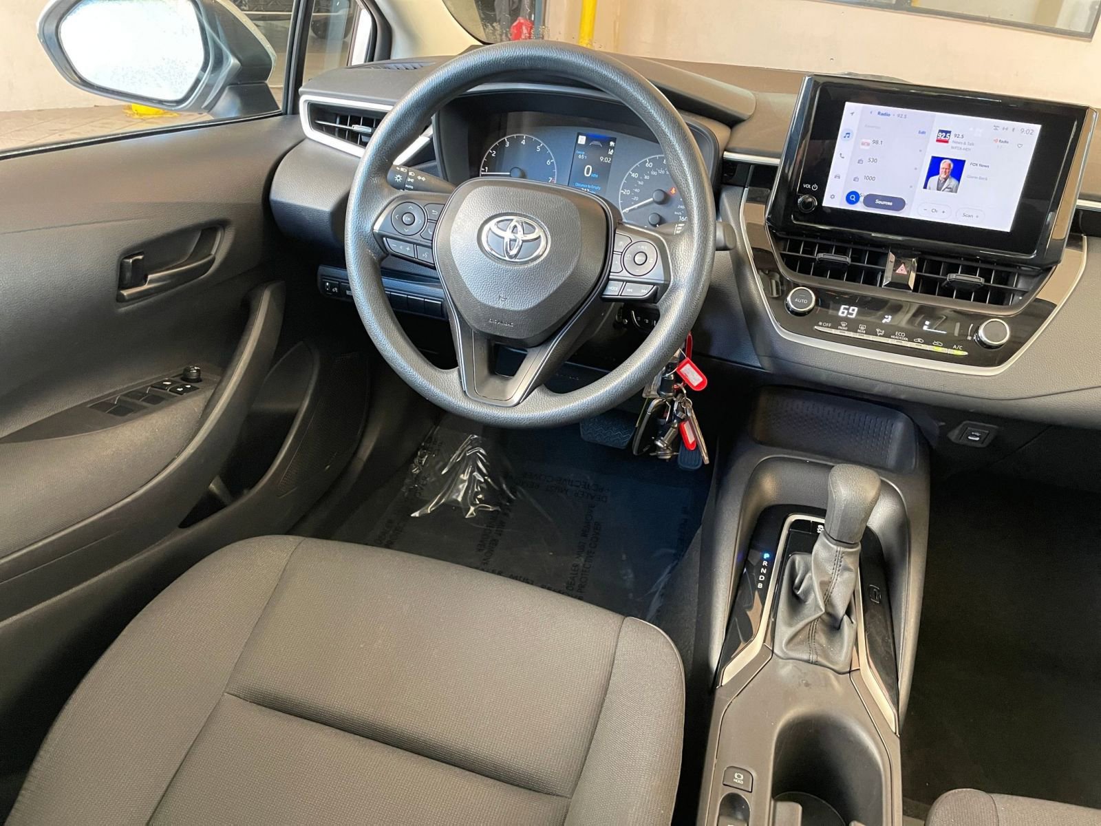 Thumbnail: 2025 Toyota Corolla - 32