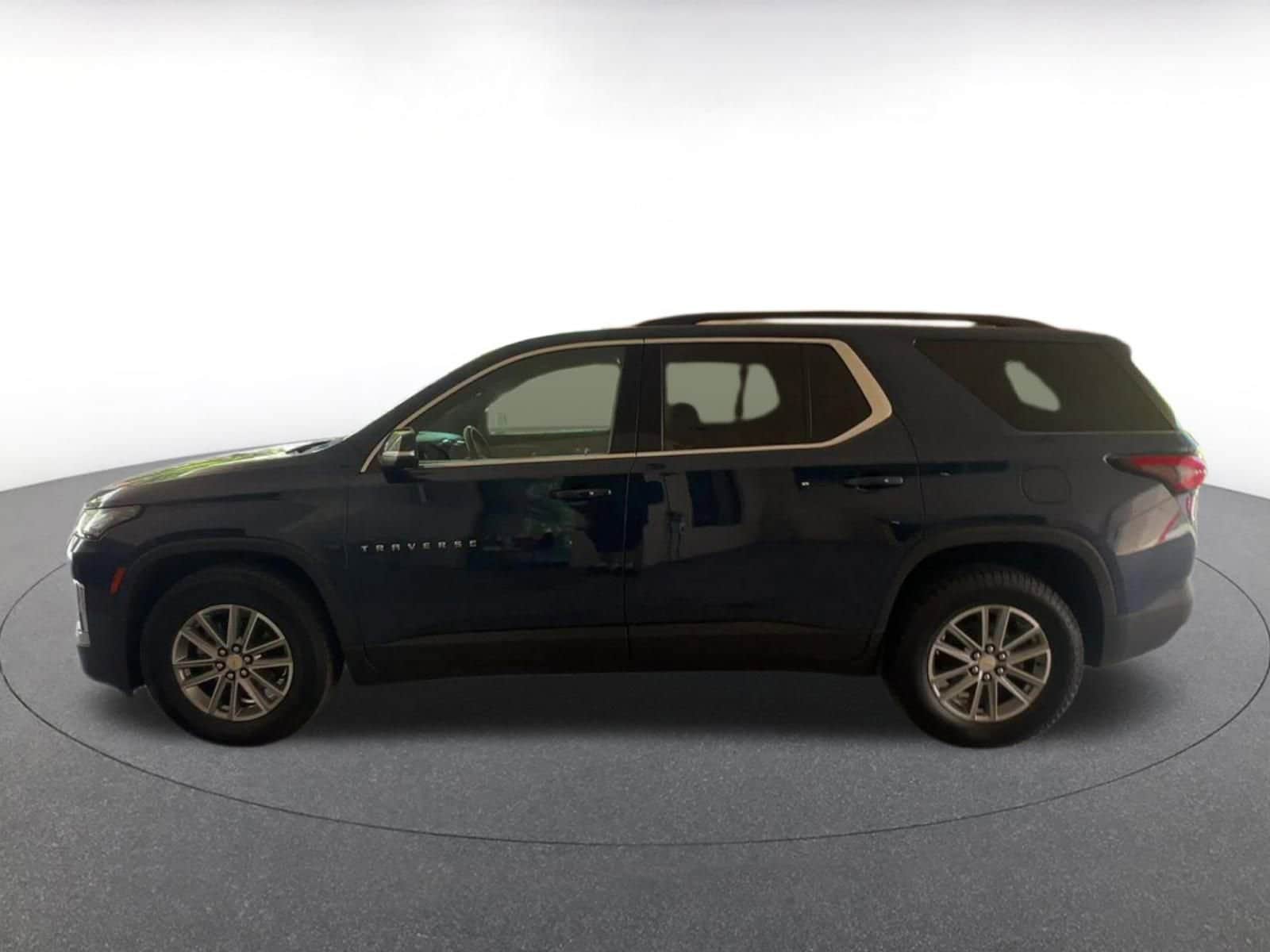 Thumbnail: 2023 Chevrolet Traverse - 7