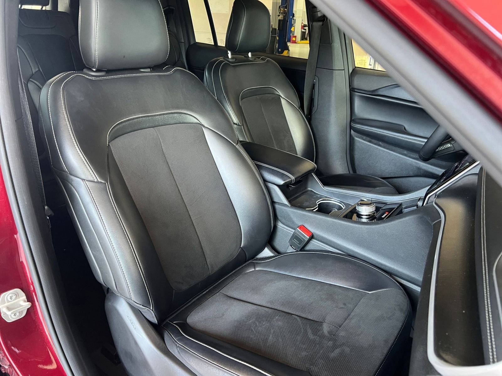 Thumbnail: 2023 Jeep Grand Cherokee - 30