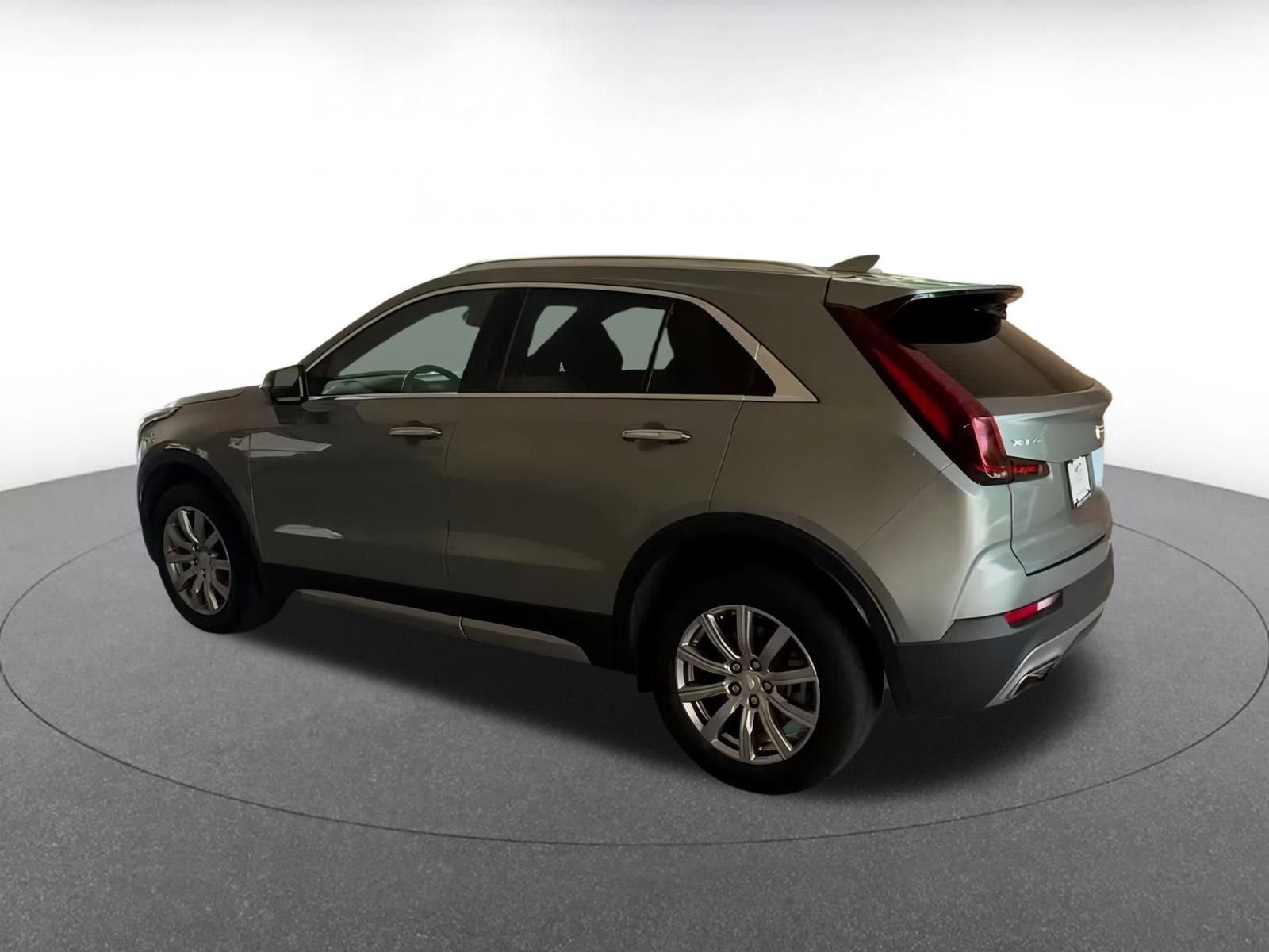 Thumbnail: 2023 Cadillac XT4 - 10