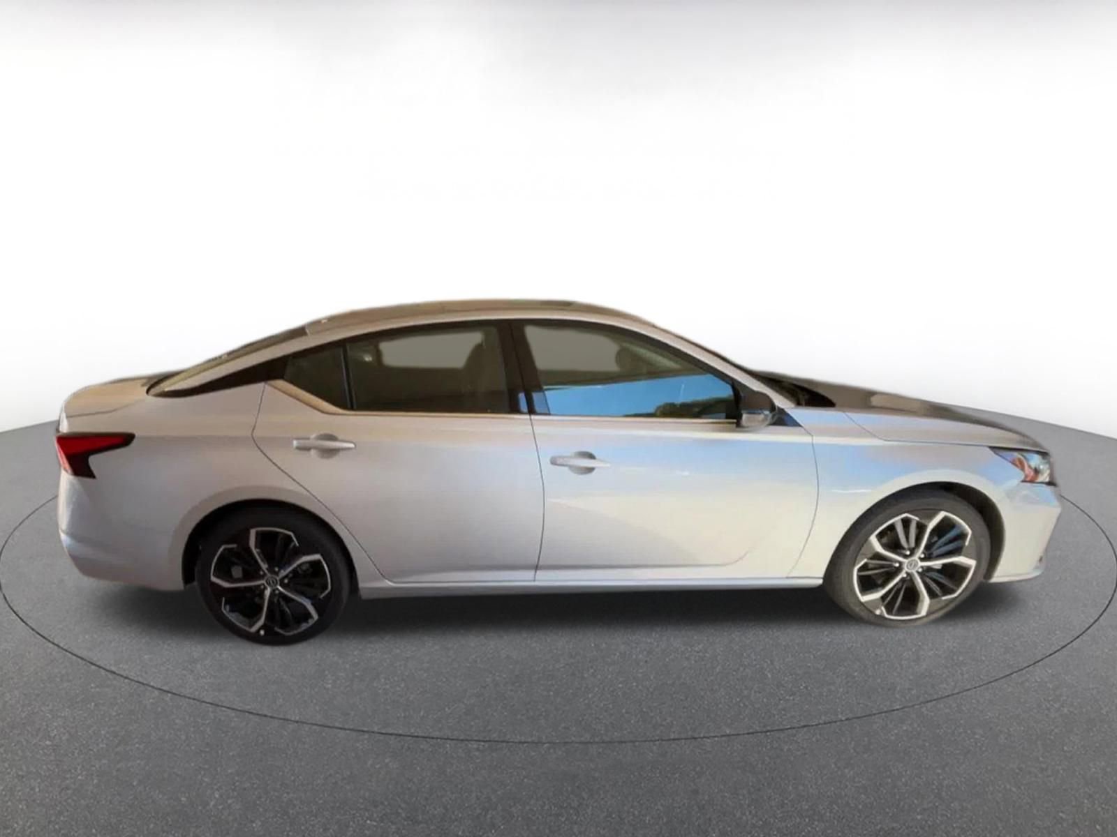 Thumbnail: 2025 Nissan Altima - 16