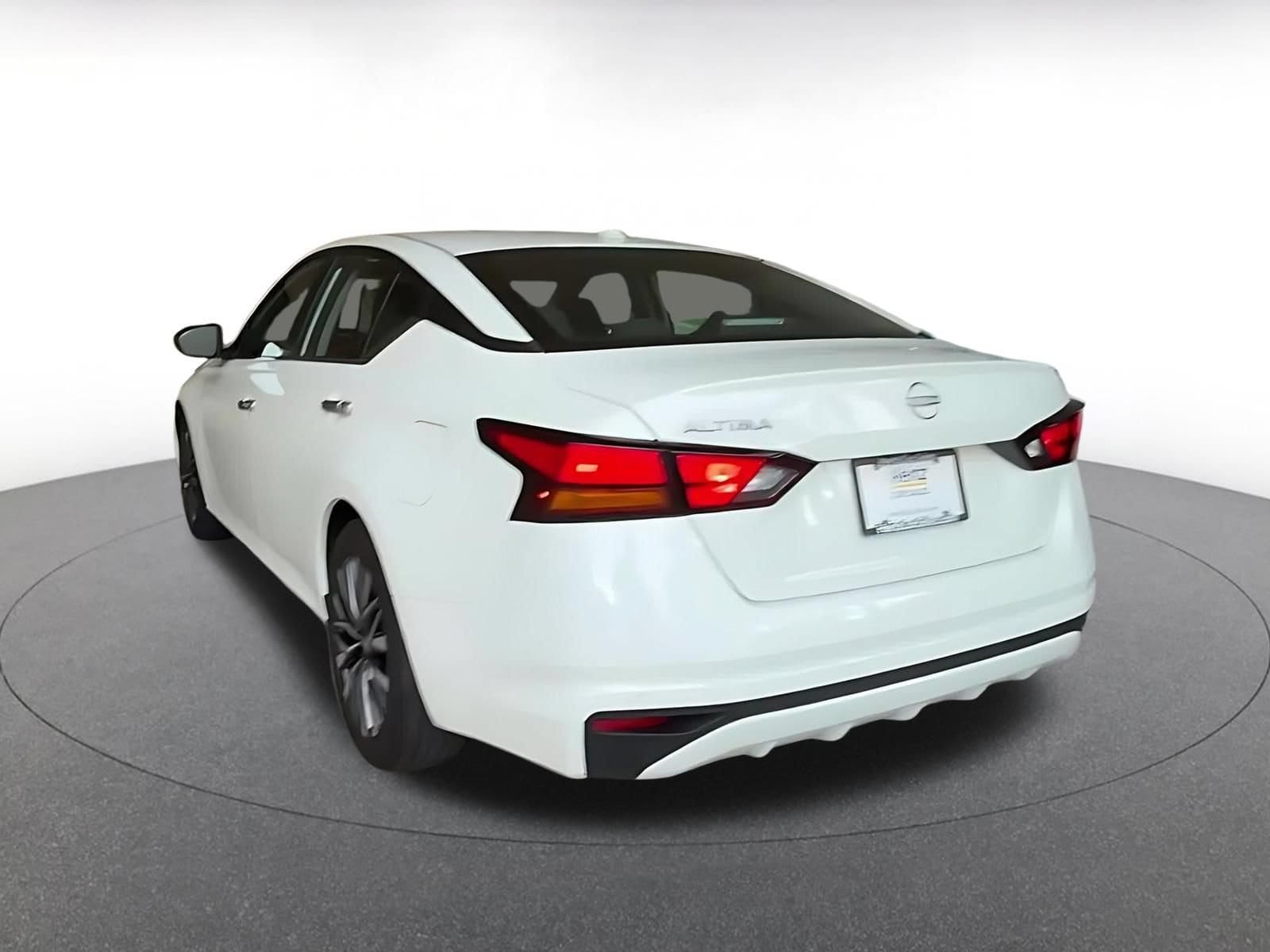 Thumbnail: 2025 Nissan Altima - 11