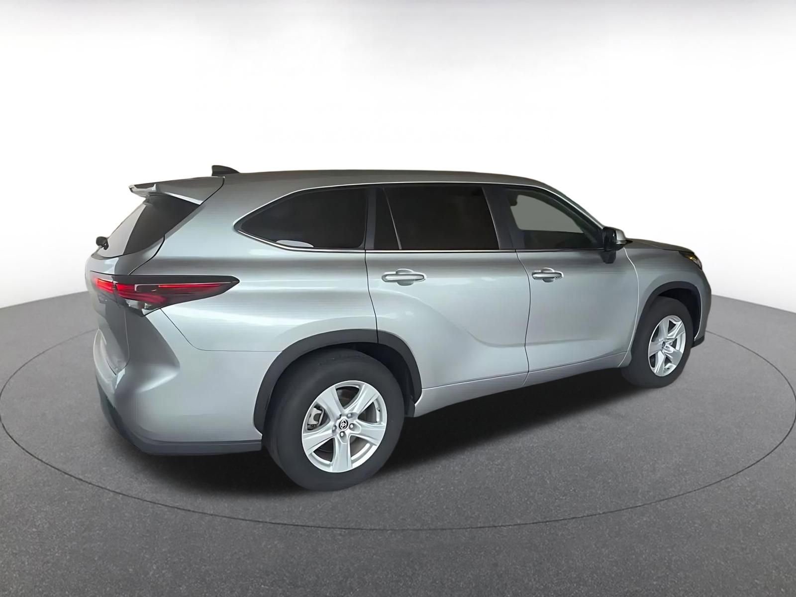 Thumbnail: 2025 Toyota Highlander - 14