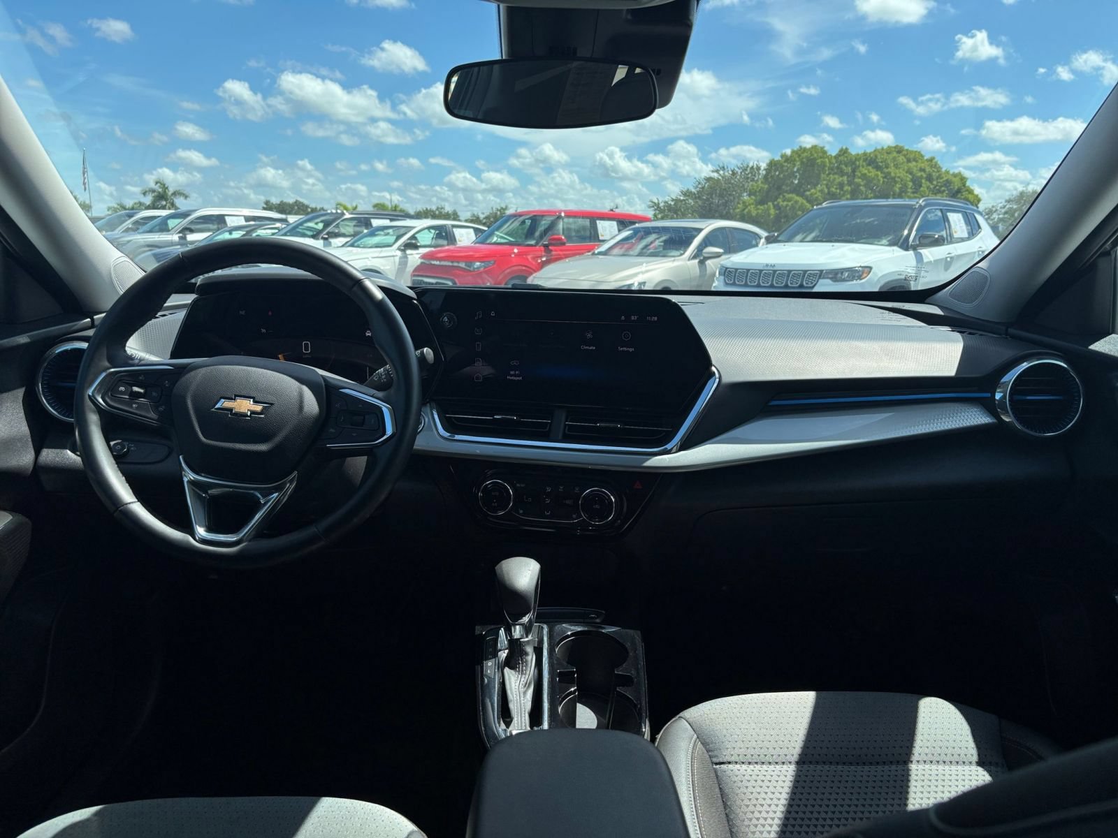 Thumbnail: 2025 Chevrolet Trax - 23