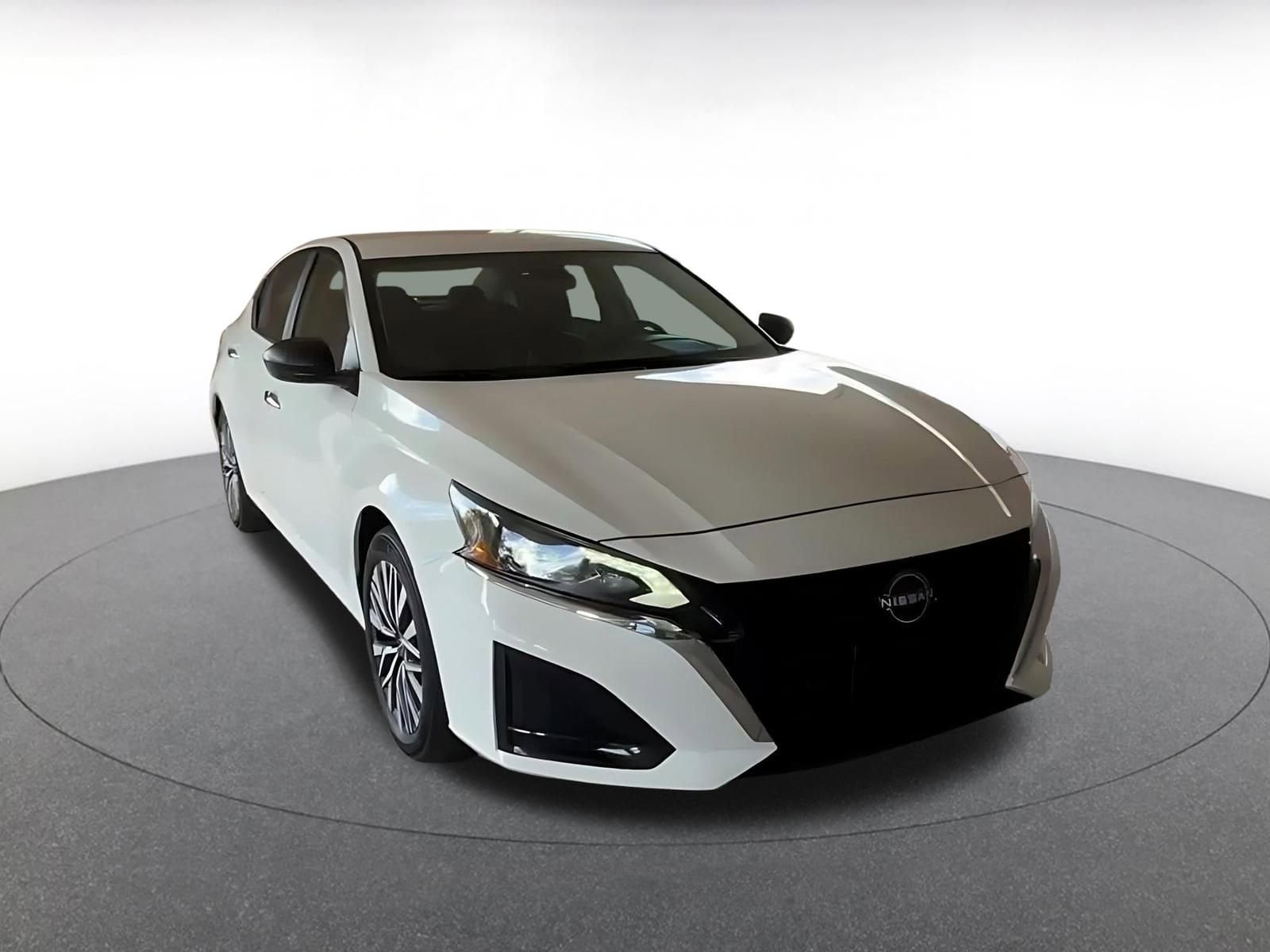 Thumbnail: 2025 Nissan Altima - 3