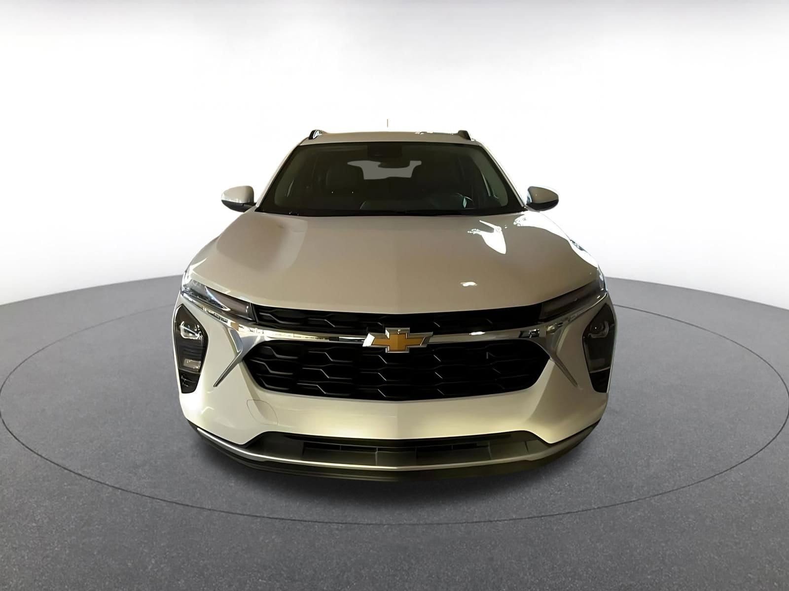 Thumbnail: 2025 Chevrolet Trax - 4