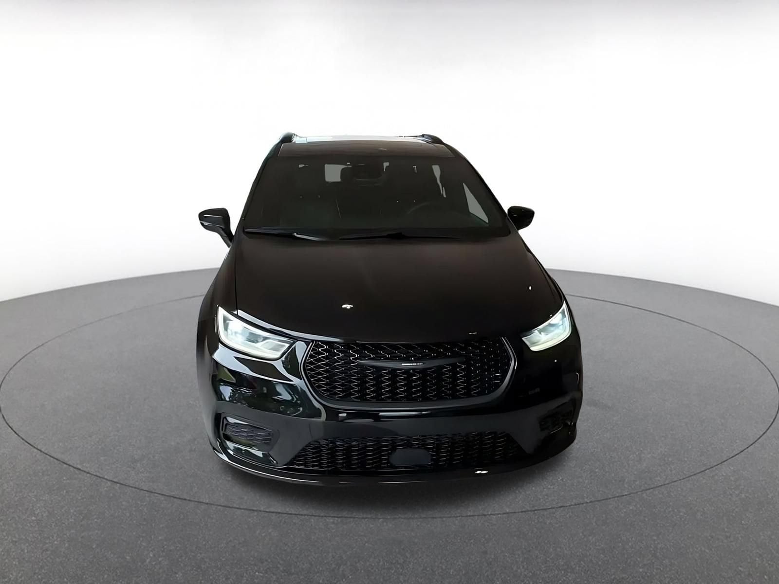 Thumbnail: 2025 Chrysler Pacifica - 4