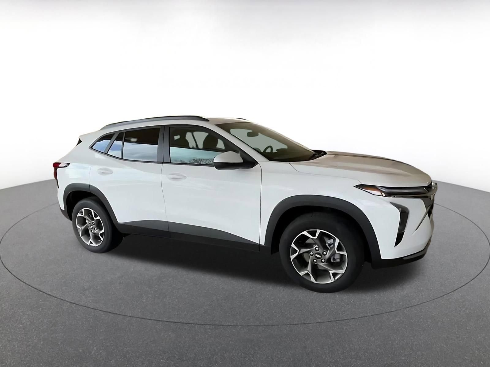 Thumbnail: 2025 Chevrolet Trax - 2