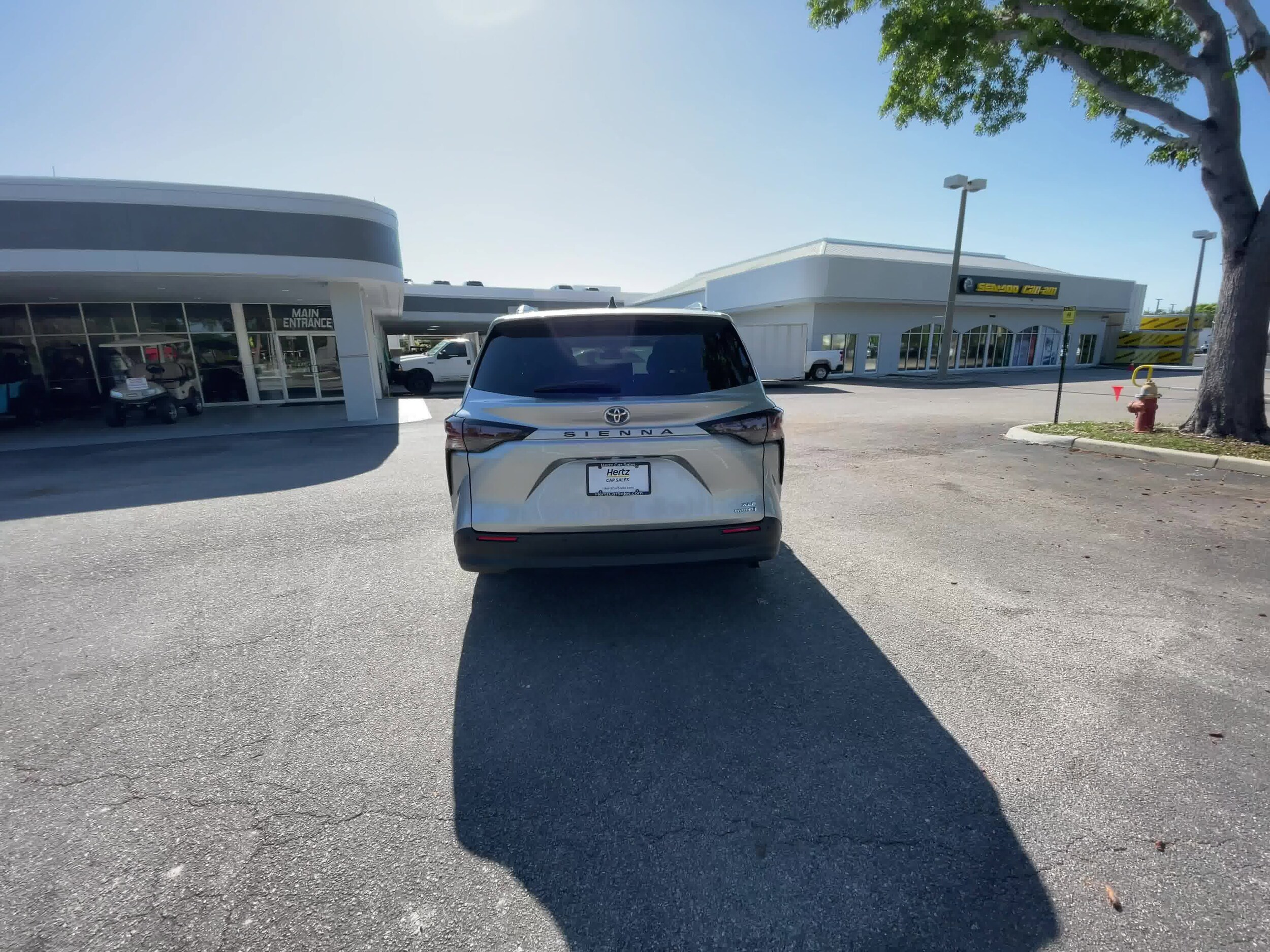 2023 Toyota Sienna XLE 10