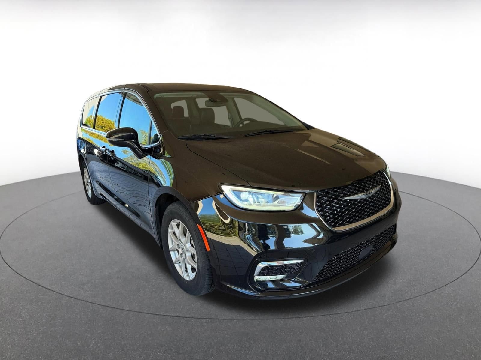 Thumbnail: 2024 Chrysler Pacifica - 1