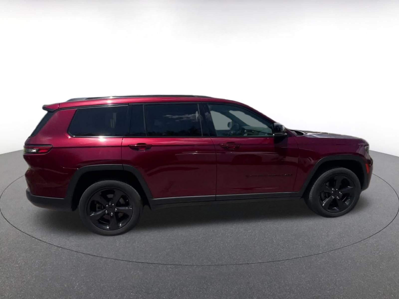 Thumbnail: 2023 Jeep Grand Cherokee - 16